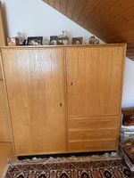 Kleiderschrank Massivholz handgefertigt