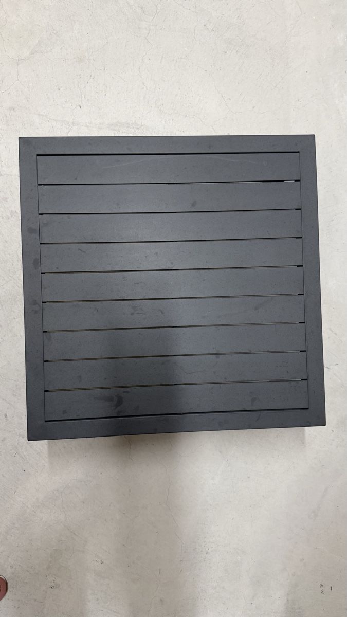Tische: Quadratischer Gartentisch in schwarz/grau – Gebraucht aus Kriens von nao_wl7q 3
