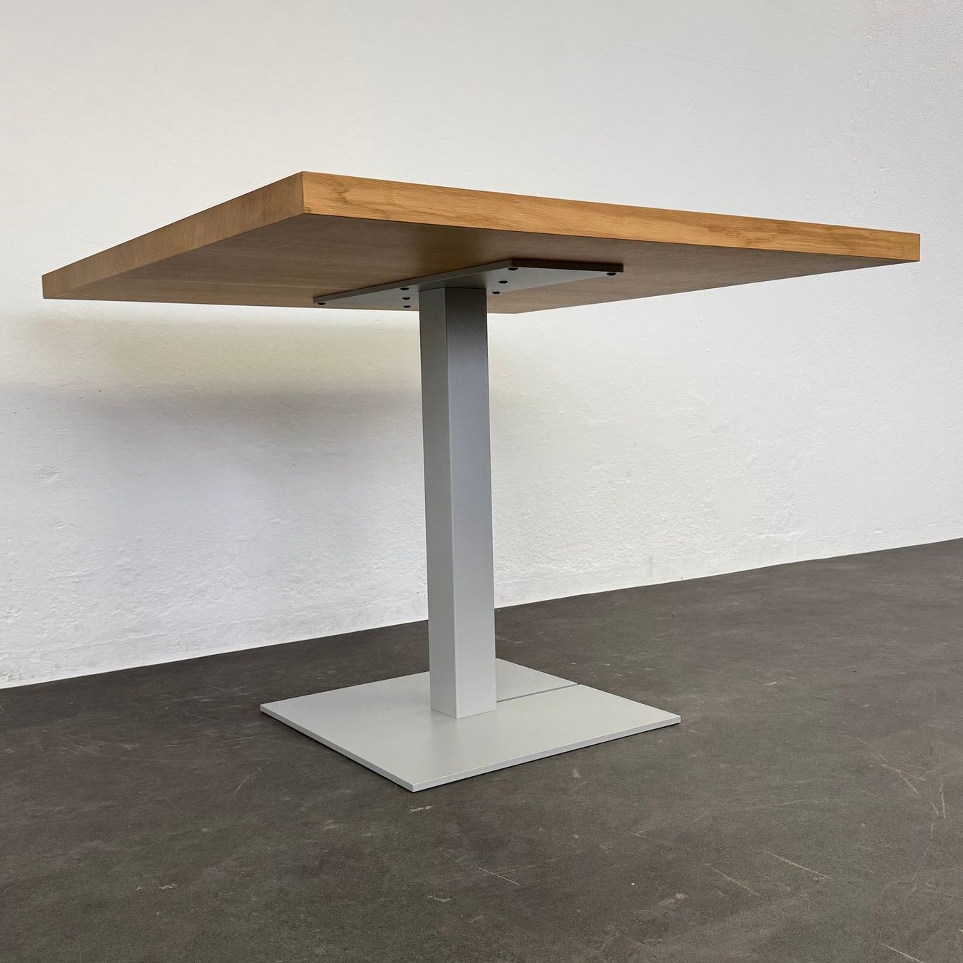 Tavoli: Zoom Tix Sitzungstisch 1000x1000mm – Usato da Schönenwerd venduto da mcofficeshop 4