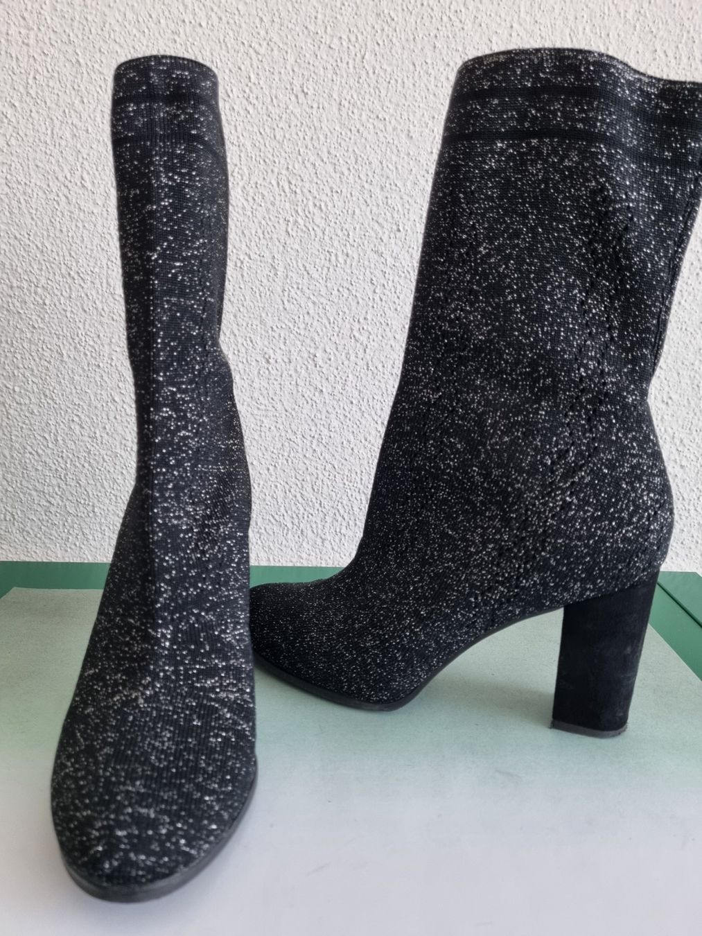 Dosenbach Scarpe da donna: Stiefelette Gr. 37 Elastischer Stoff schwarz-silber – Nuovo (secondo la descrizione) da Zofingen venduto da Felpa 2