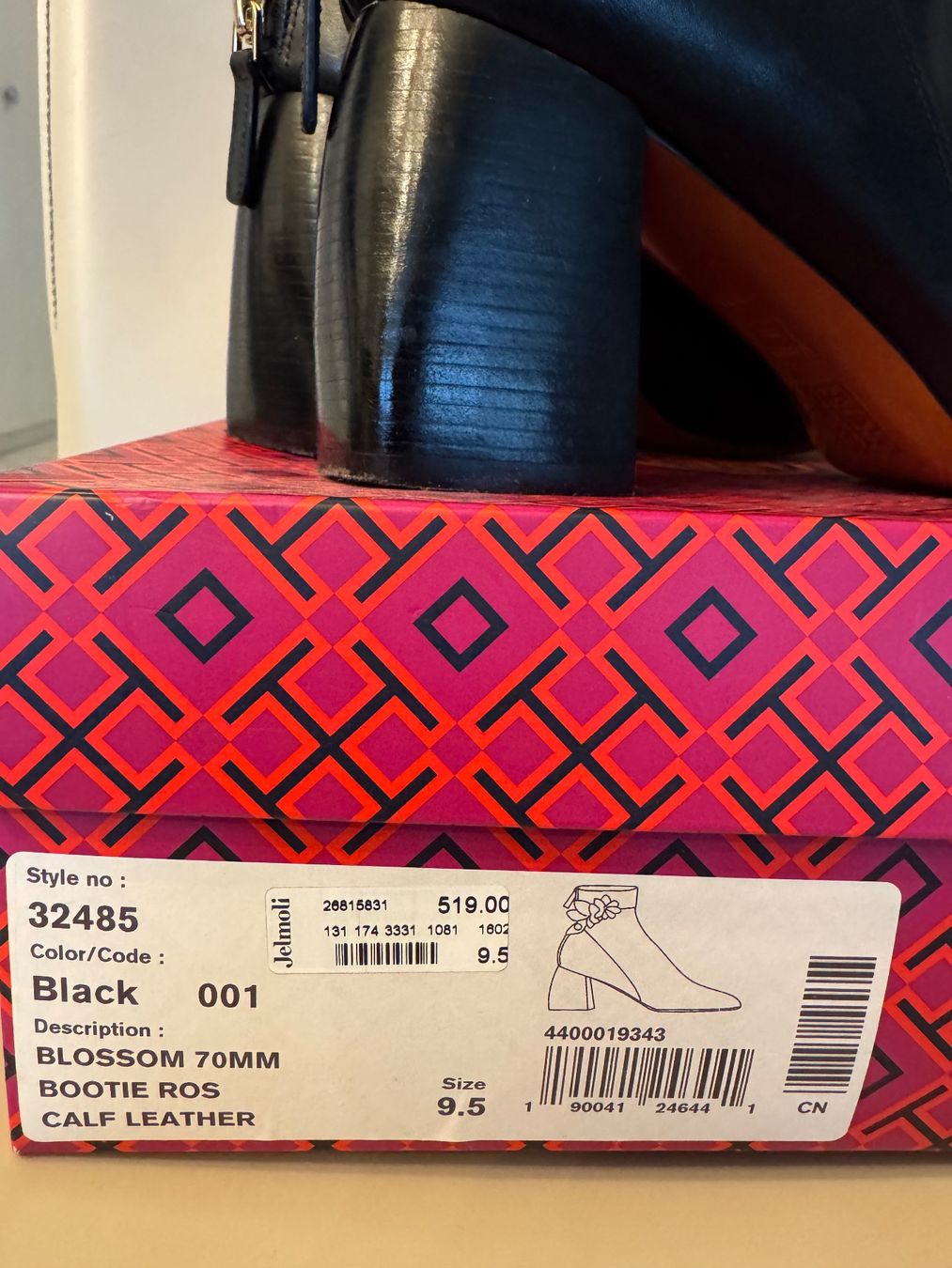 Tory Burch Scarpe da donna: Tory Burch Stiefeletten Lederschwarz- Blumen Abs... – Usato da Erlenbach ZH venduto da msa_x26y 5