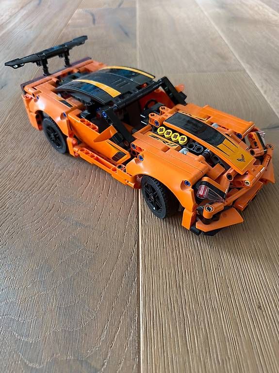 Technics Kit di costruzioni: LEGO Technic Corvette ZR1 42205 – Usato da Steinmaur venduto da Chleeblaettli
