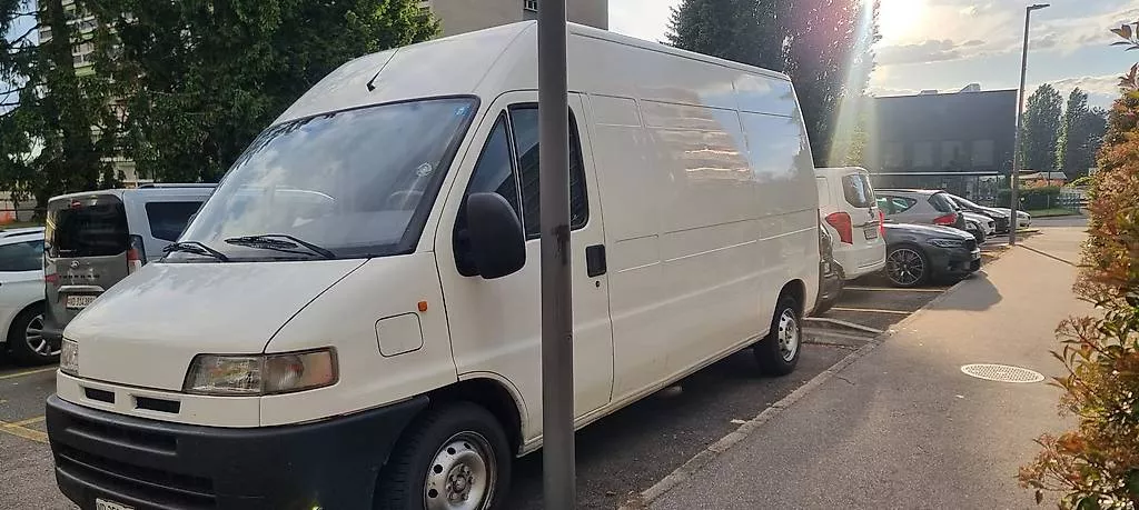 Veicoli commerciali: LOCATION CAMIONNETTE  – Usato da nyon venduto da daria18550
