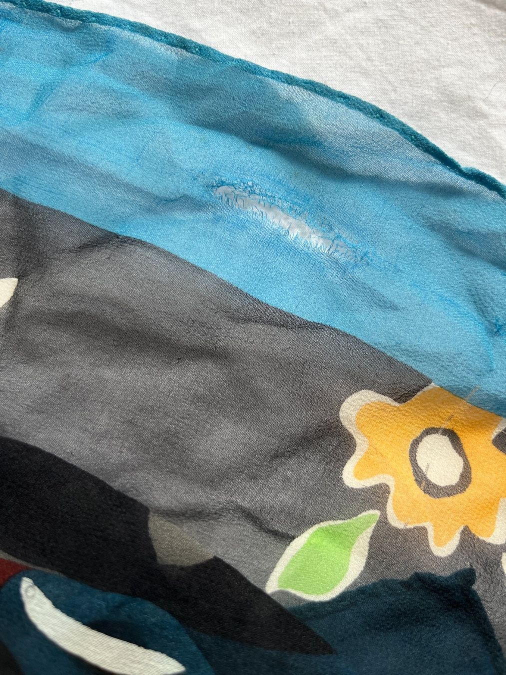 Fendi Foulard & Sciarpe: FENDI foulard – Usato da Winterthur venduto da L.K.I. 4