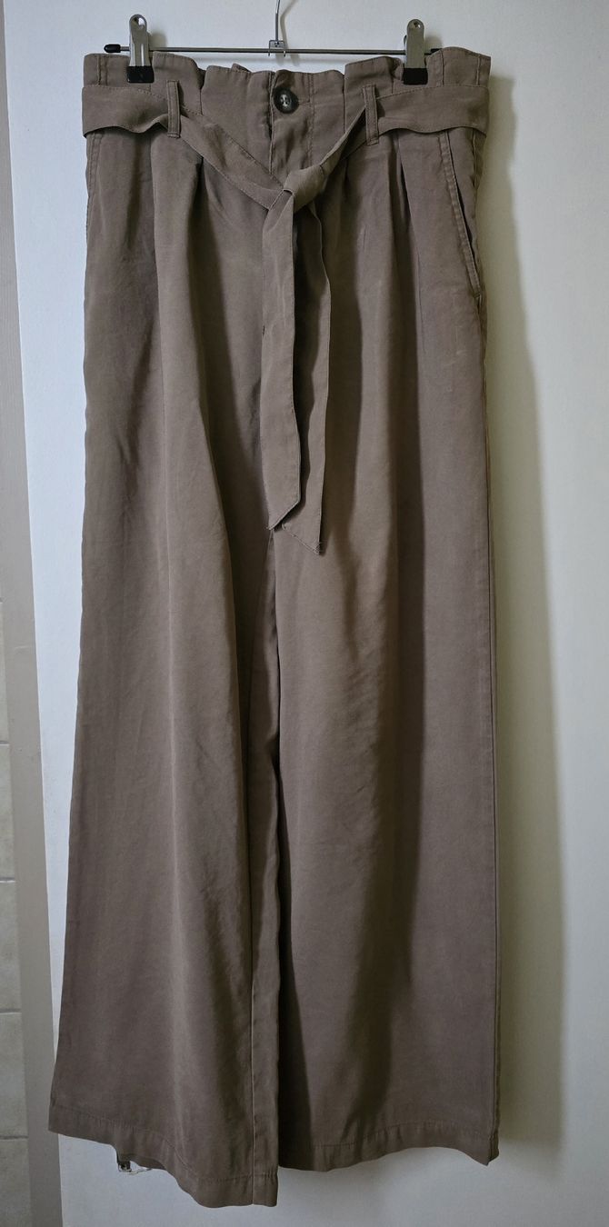 Only Pantaloni: Pantalon large S/32, brun, coton – Usato da La Neuveville venduto da Diamise