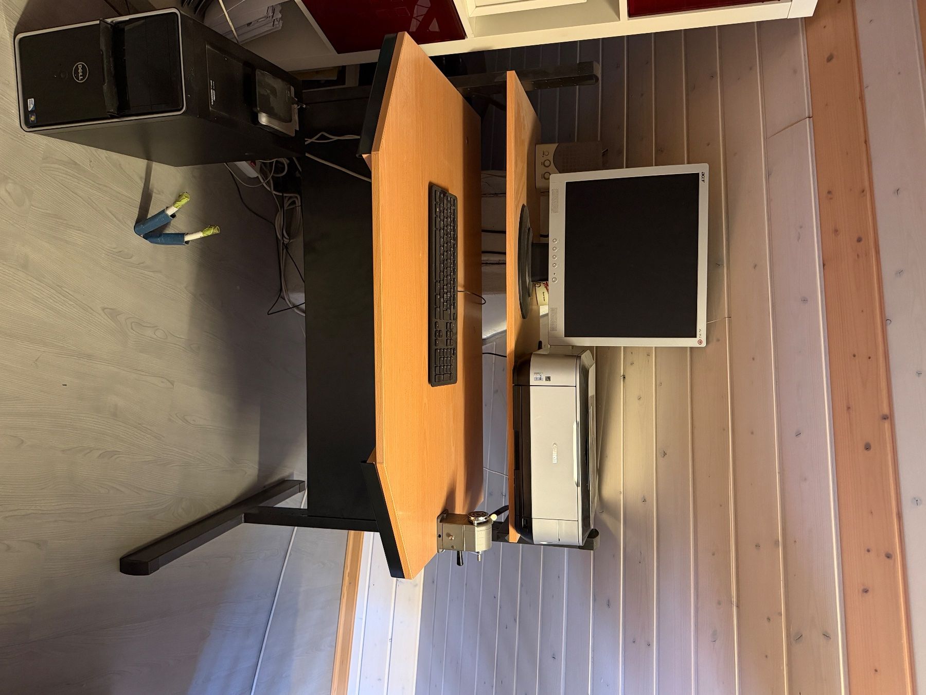 Bureaux: Bürotisch – D'occasion à Dietikon par janatroendle