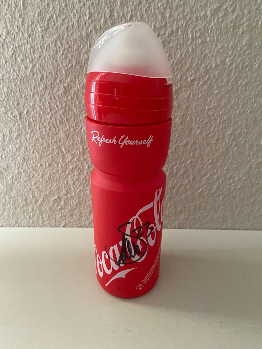 Coca-Cola Borracce & Thermos: Coca Cola Trinkflasche mit Xherdan Shaqiri Autogramm – Usato da Muttenz venduto da bargain_hunter