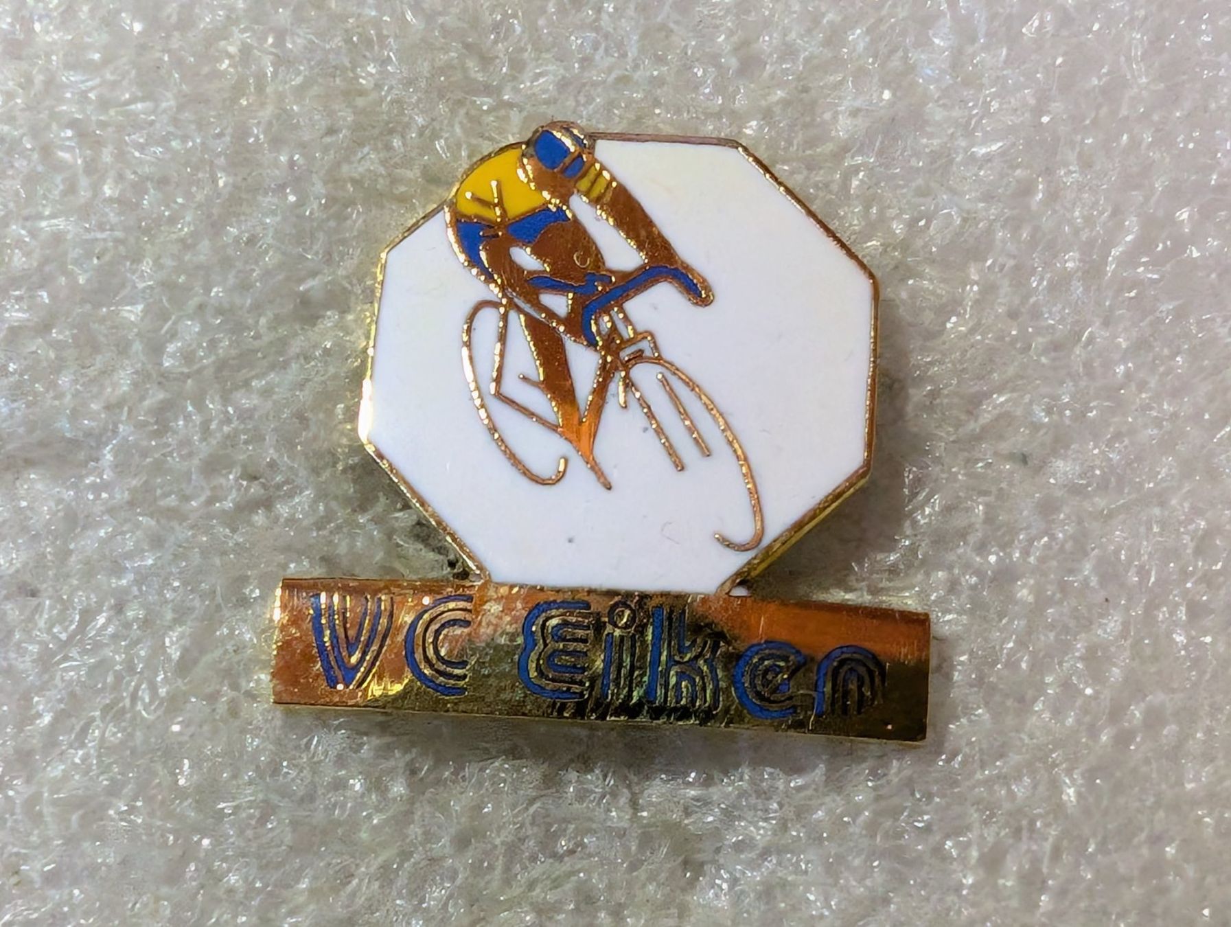 Placchette & Badge: Ansteckpin 189: VC Eiken – Usato da Oppligen venduto da Pin-Fall-Shop