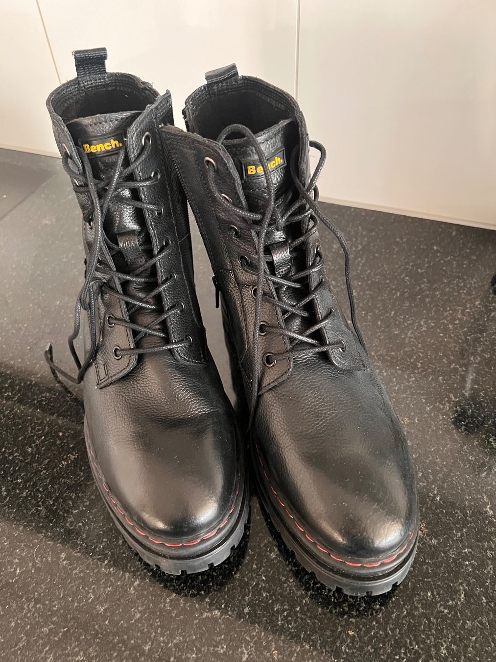 Bench Scarpe da uomo: Bench Boots, neuwertig, Grösse 42, Schwarz – Usato da St. Gallen venduto da sunnySG