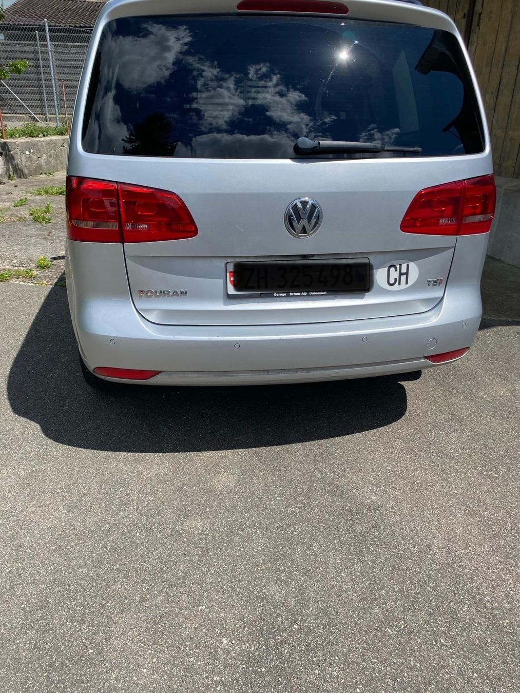 VW Automobili: VW Touran 1.4 TSI – Usato da Russikon venduto da Guilos 1