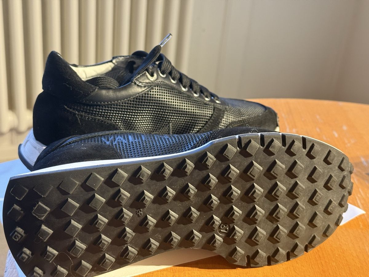 Valentino Herrenschuhe: Valentino Baskets en cuir noir t.37 – Gebraucht aus L'Orient von AntonioVAUD 2