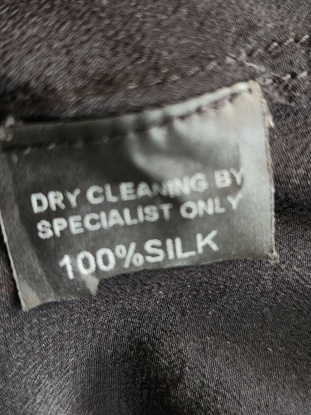 Blusen: Haut en soie noir taille unique  – Gebraucht aus Niedergösgen von Eva2410 7