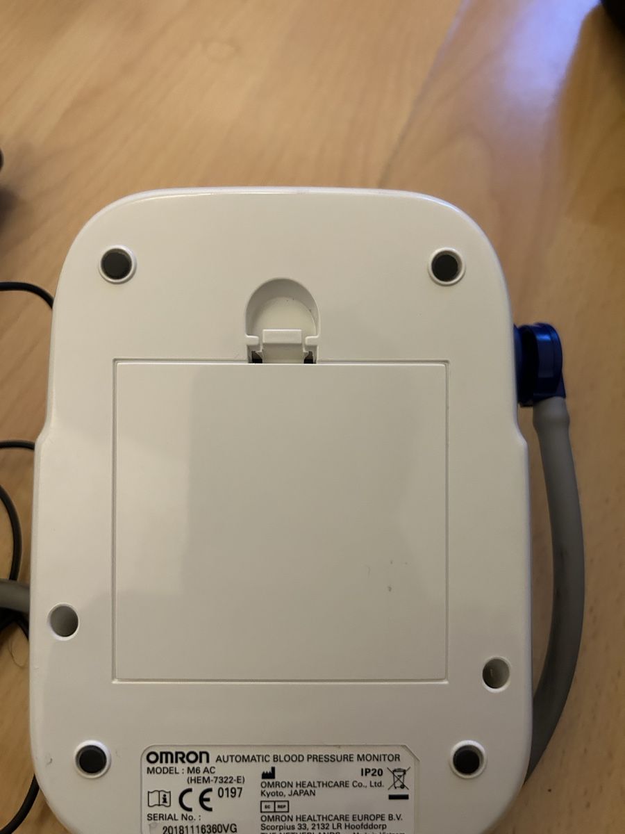 Omron Attrezzature mediche: OMRON Blutdruckmessgerät – Usato da Basel venduto da max_bg5w 1