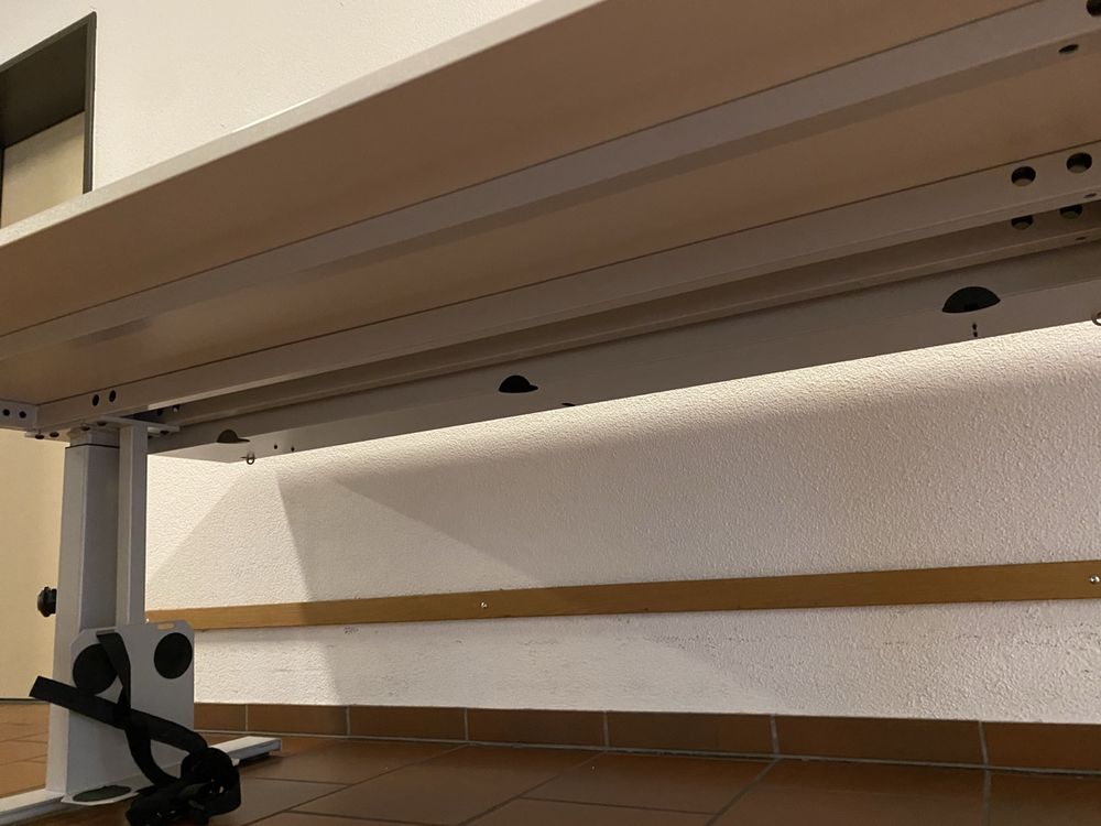 Scrivanie: Schreibtisch, 65-78cm, kein Stehtisch! 180x90cm +50cm Anbau – Usato da Zürich venduto da Ruband 1