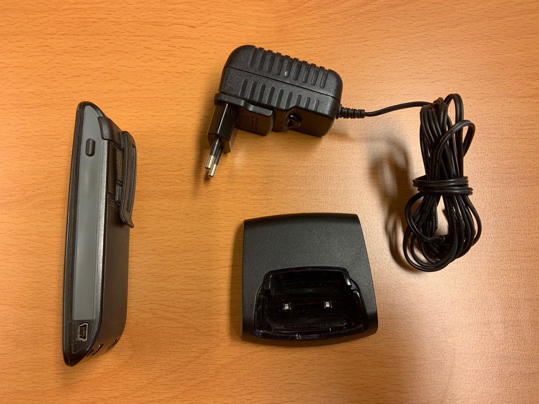 Briglie & Cavezze: Mitel Aastra Téléphone DECT 622d + station de charge – Usato da Vevey venduto da ncforsale 4