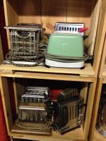 Sammlung von 30 antiken Toastern