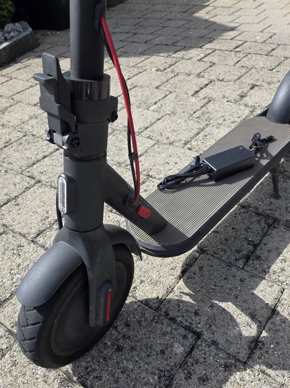 Xiaomi Kickboard: Xiaomi E-Scooter mit Licht, Blinker und Ladegerät – Gebraucht aus Merenschwand von Tfsim007 2