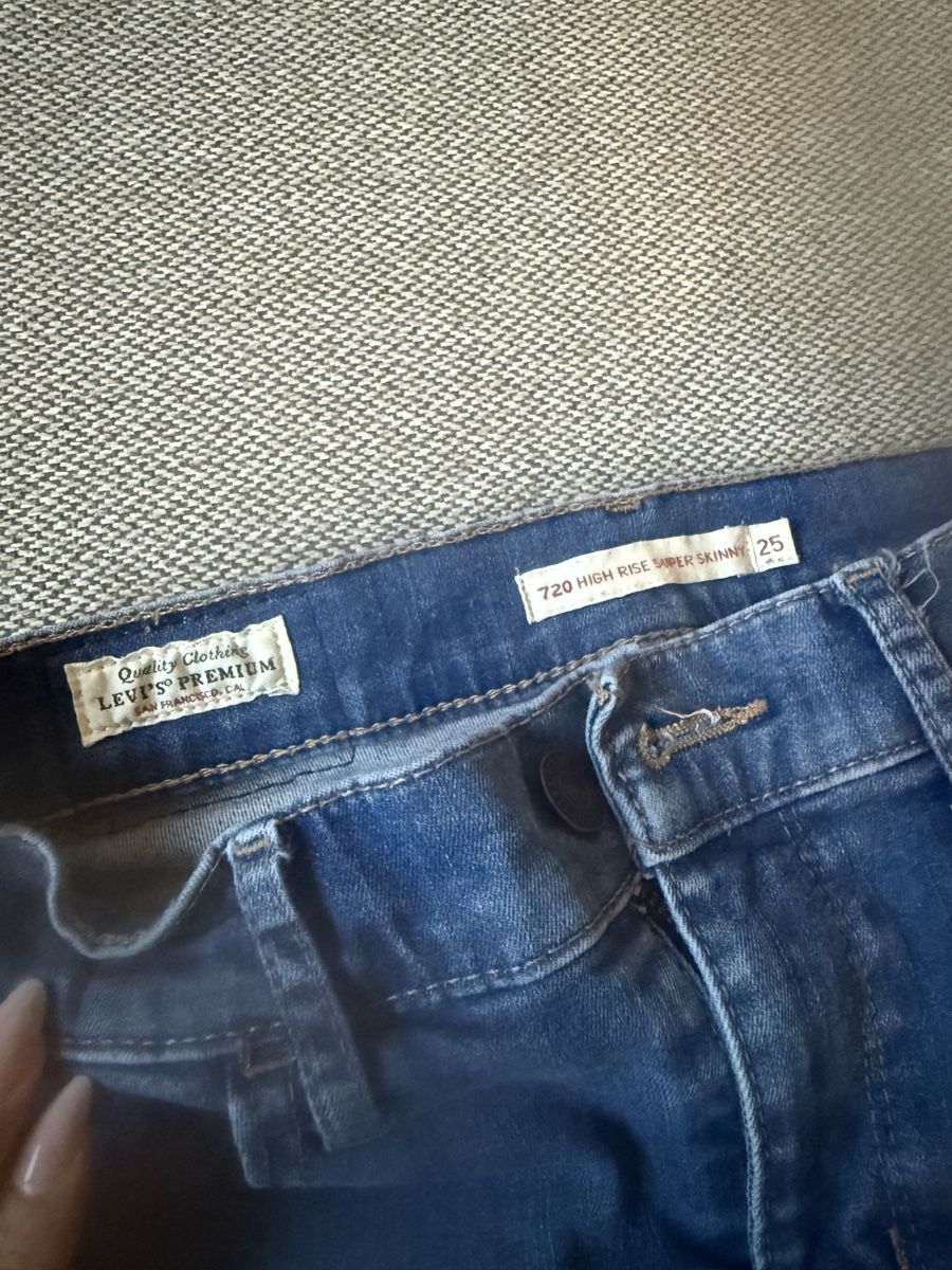 Levi's Jeans: Original Levi’s Hose – Neu (gemäss Beschreibung) aus Rüfenacht BE von Goldenstore