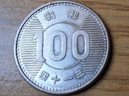 Japan 100 Yen 1966/Showa 41- Silber !