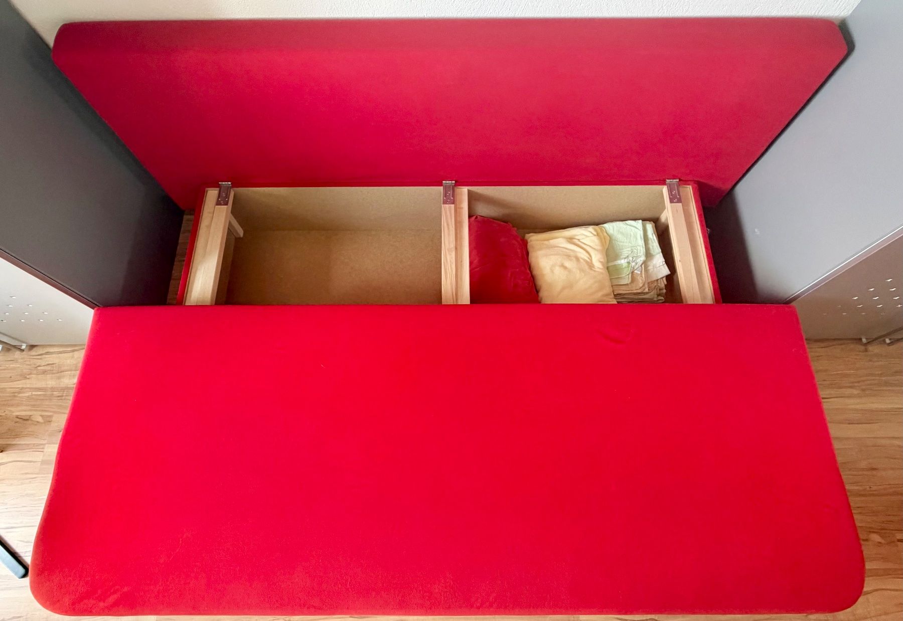 Divani: Rotes Bettsofa zum Ausziehen – Usato da Gebertingen venduto da redeal 3