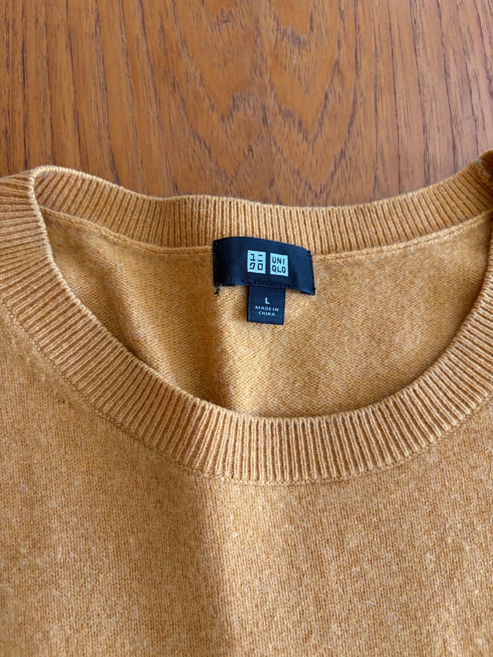 Uniqlo Pulls & Sweat-shirts: Uniqlo Kaschmirpullover Gr. L Senfgelb – D'occasion à Zürich par kaugaug 2