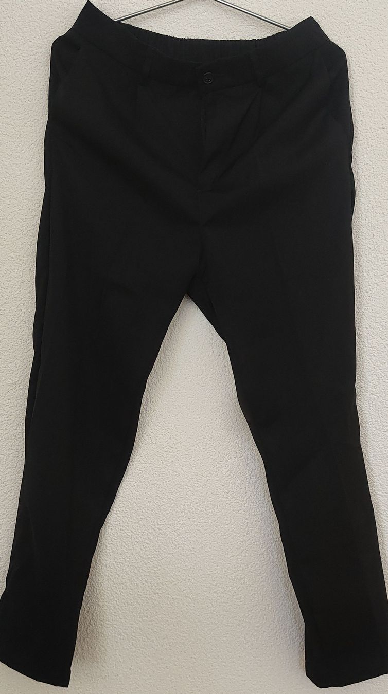 Pantaloni: Stoffhose schwarz elastischer Bund gebraucht – Nuovo (secondo la descrizione) da Niederscherli venduto da lavan1996