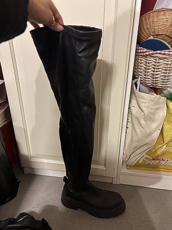 Scarpe da uomo: Overknees Stiefel - Schwarz – Usato da Dübendorf venduto da tay_jcn7