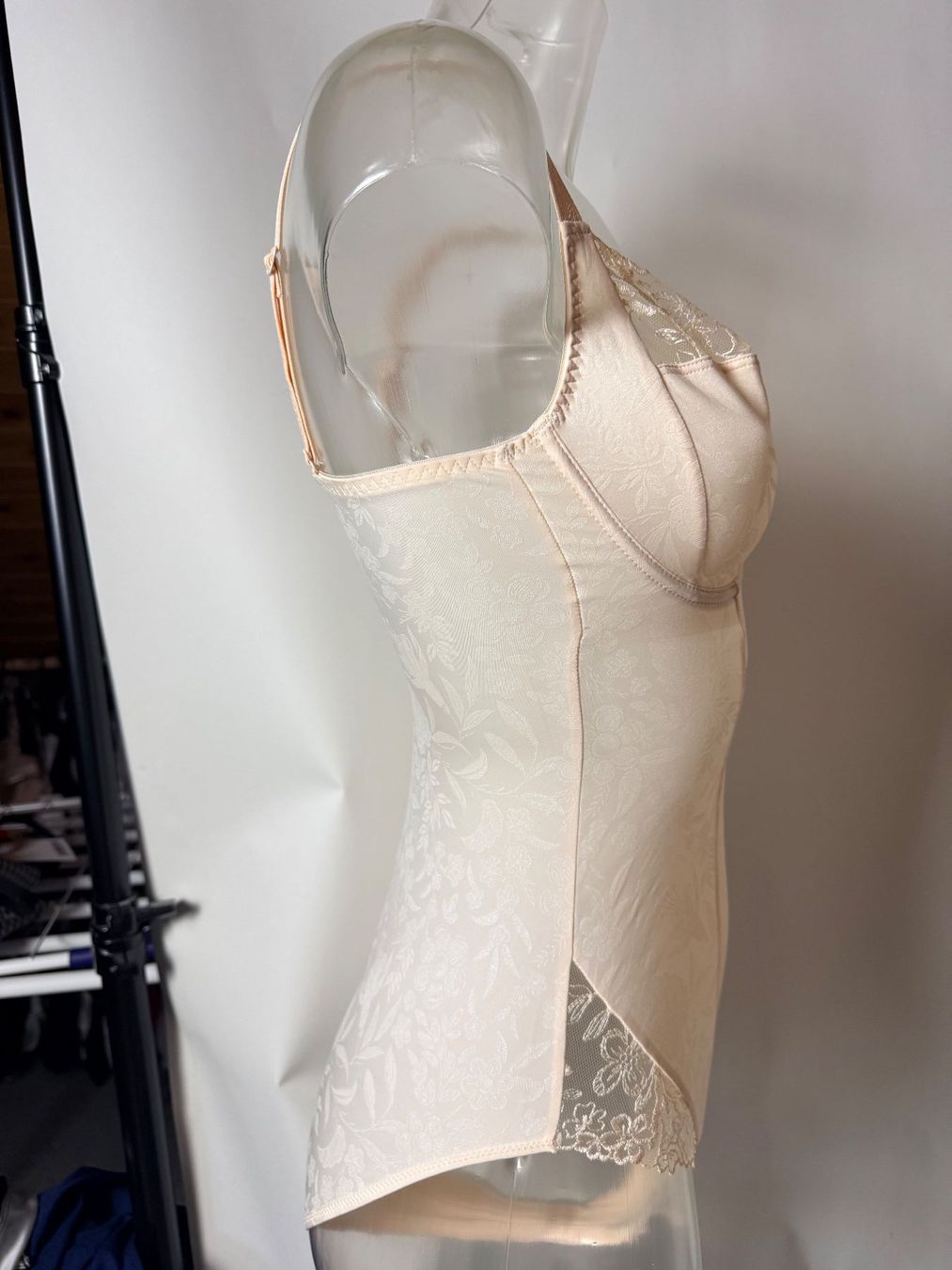 Altra biancheria intima: ULLA, Figurformender Body JASMIN, Grösse 75D, Offwhite – Nuovo e nell'imballaggio originale da Rudolfstetten venduto da gst_g7xl 7