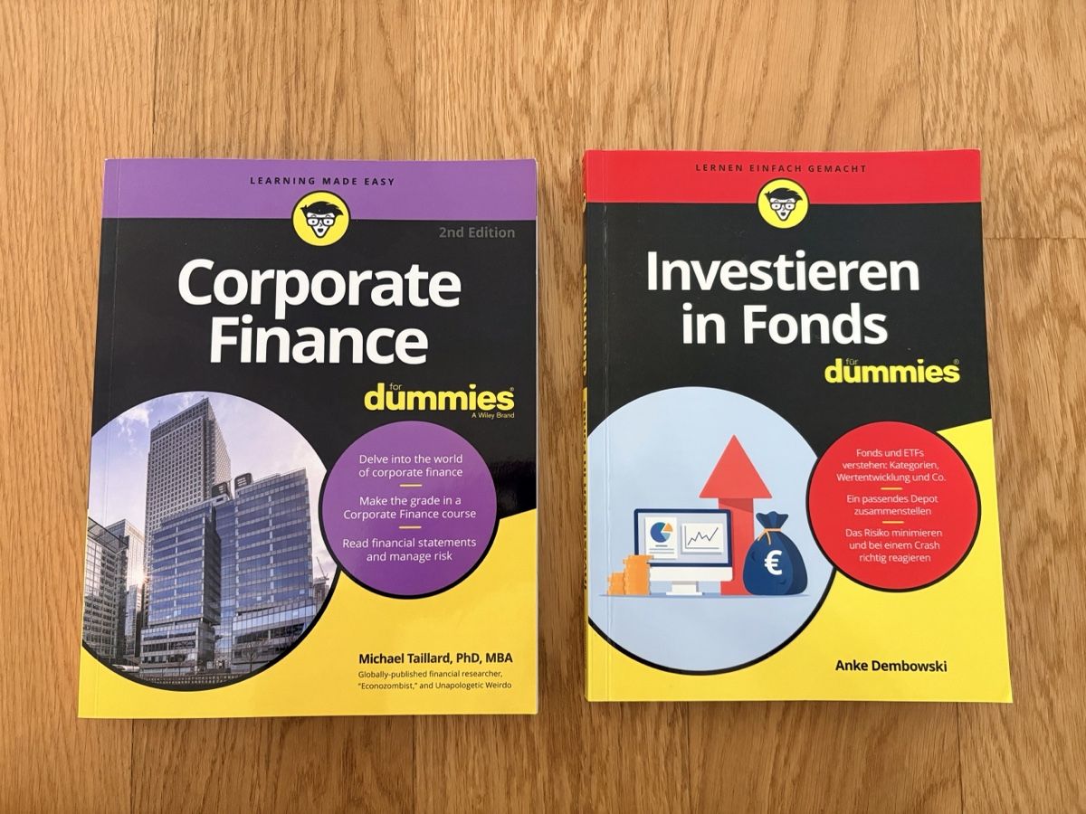 Libri: 2 Wirtschaftsbücher: Finance For Dummies – Usato da Männedorf venduto da wki