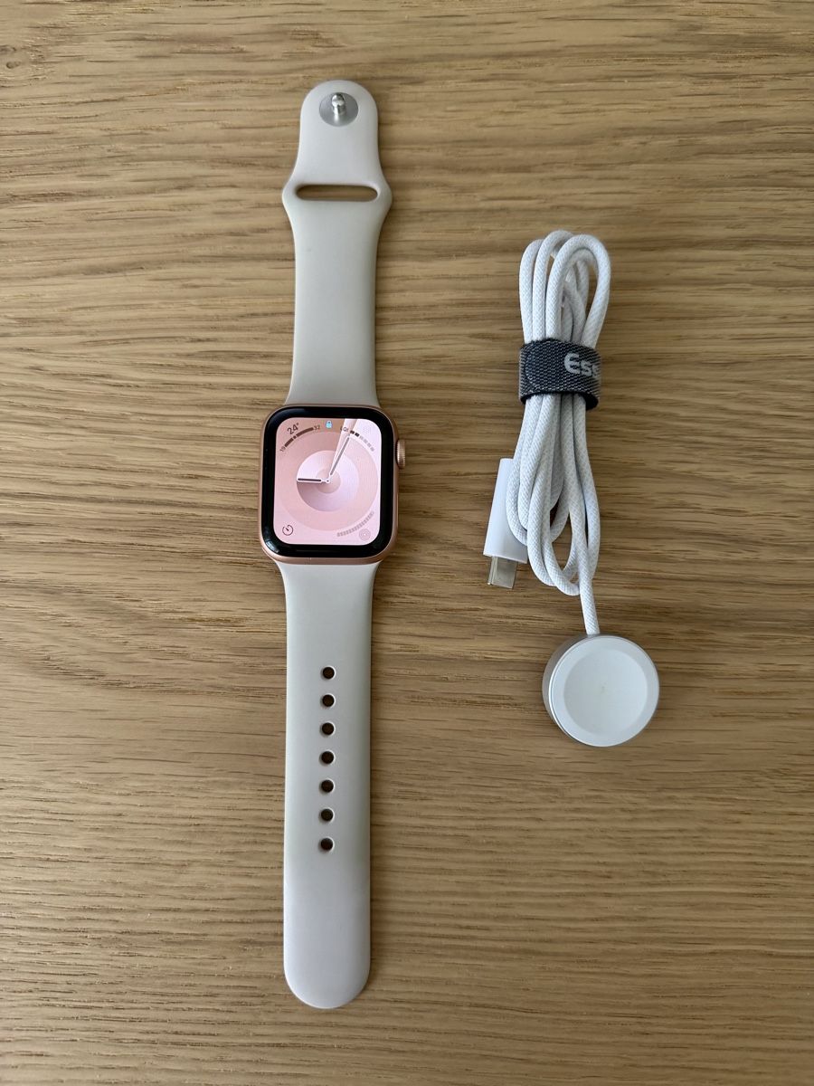 Apple Smartwatch: Apple Watch SE 40mm Gold – D'occasion à Weisslingen par quarktasche