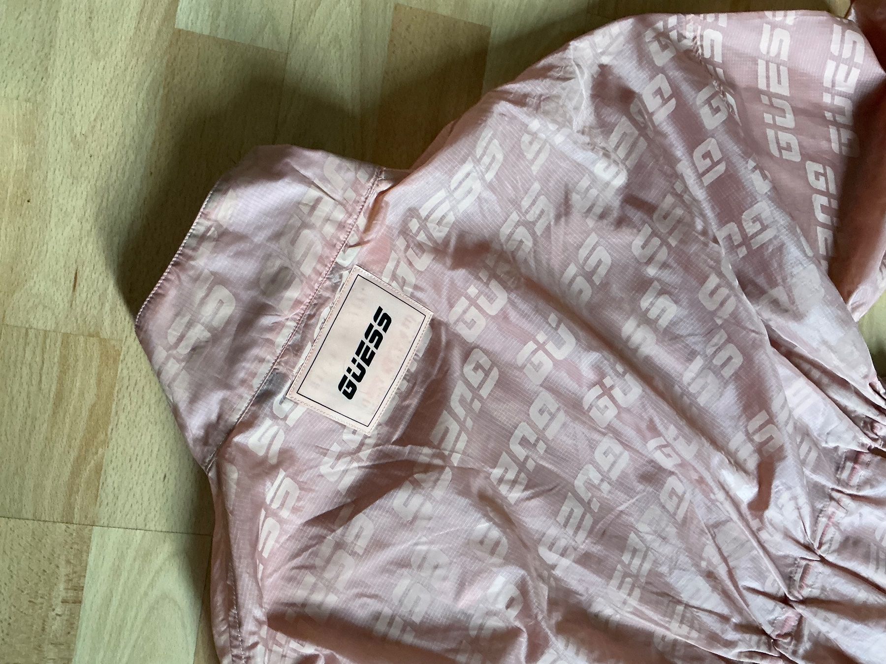 Guess Completi & Tailleur: Jacke, Shorts – Nuovo (secondo la descrizione) da St.Gallen venduto da nat_7n75 8