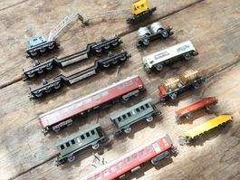 Märklin 13 x Wagen H0 - Tiefladewagen & mehr