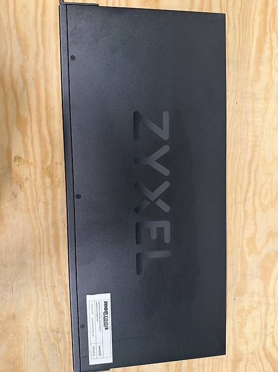 Zyxel Hubs & Switches: Netzwerk Switch - Zyxel GS2220-50 – Gebraucht aus Zürich von mehralswohnen