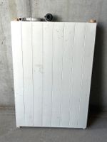 Heizkörper weiss mit Thermostatventil und Anschlüssen