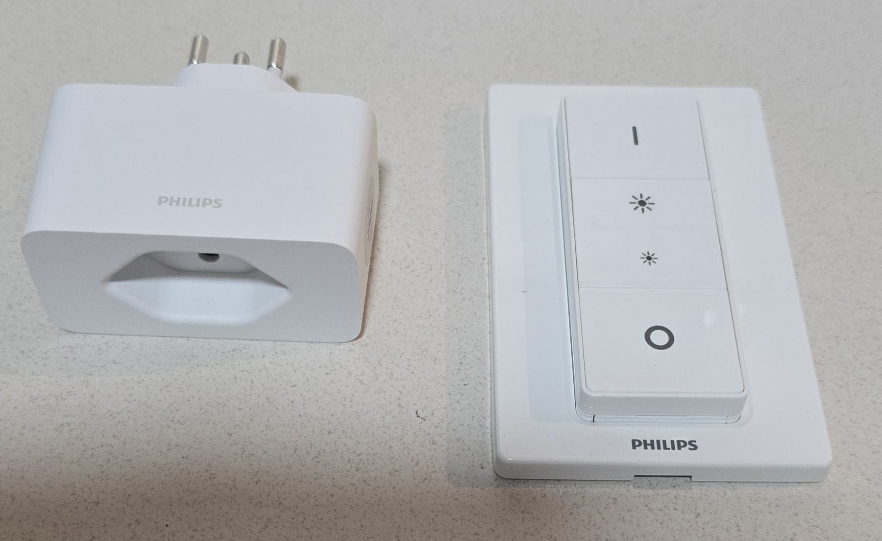 Philips Interruttori: Philips Hue Smart Plug & Dimmer Switch. Top Zustand – Usato da Nürensdorf venduto da manuel0911