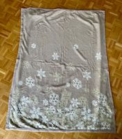 Kuscheldecke grau mit Schneeflocken