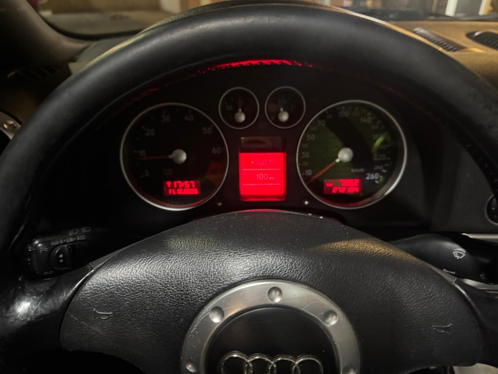 Audi Automobili: Audi TT 1.8T 8N – Usato da Kriens venduto da for_6mpt 6