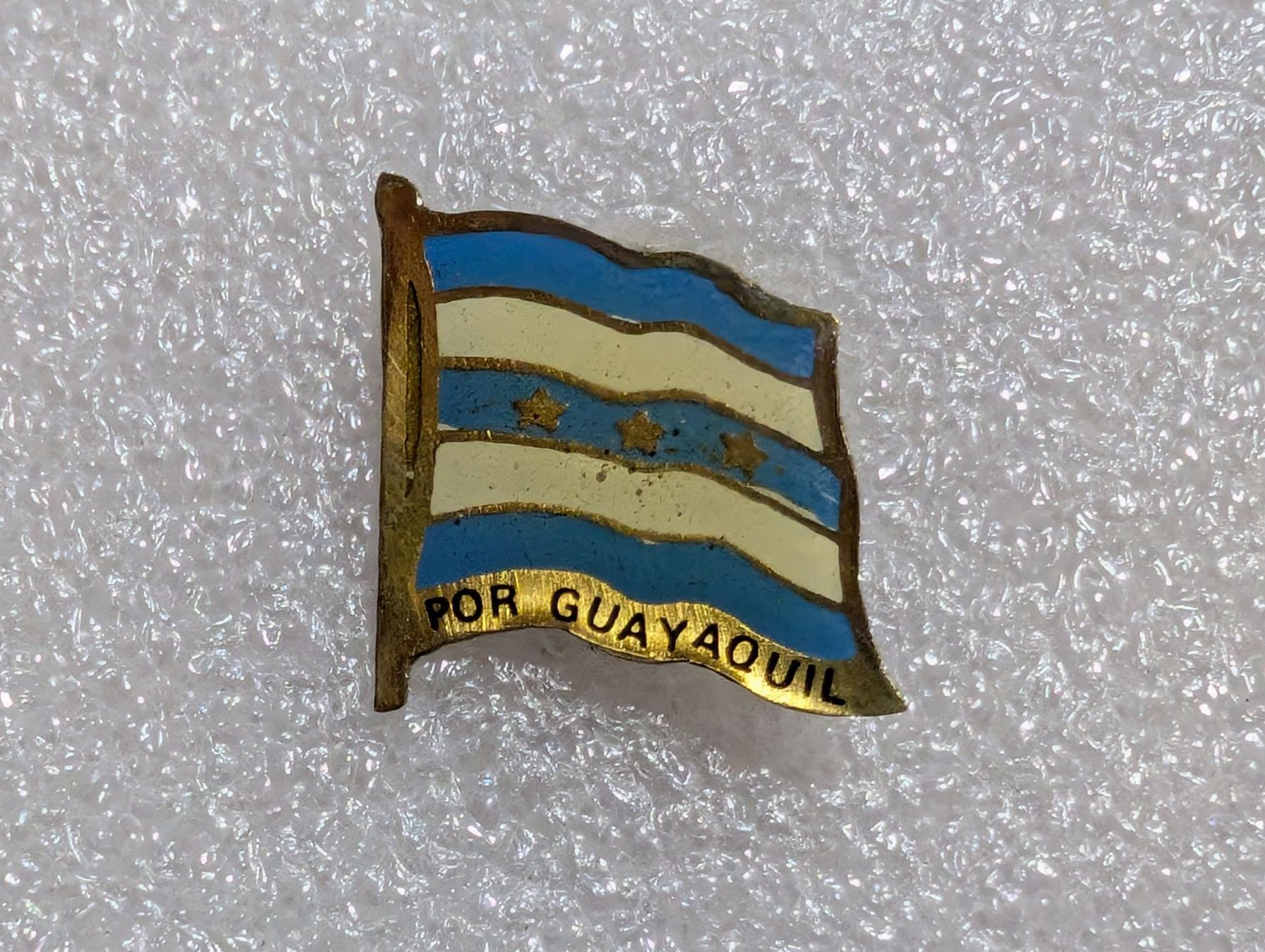 Plaketten & Abzeichen: Ansteckpin 253: Flagge – Gebraucht aus Oppligen von Pin-Fall-Shop