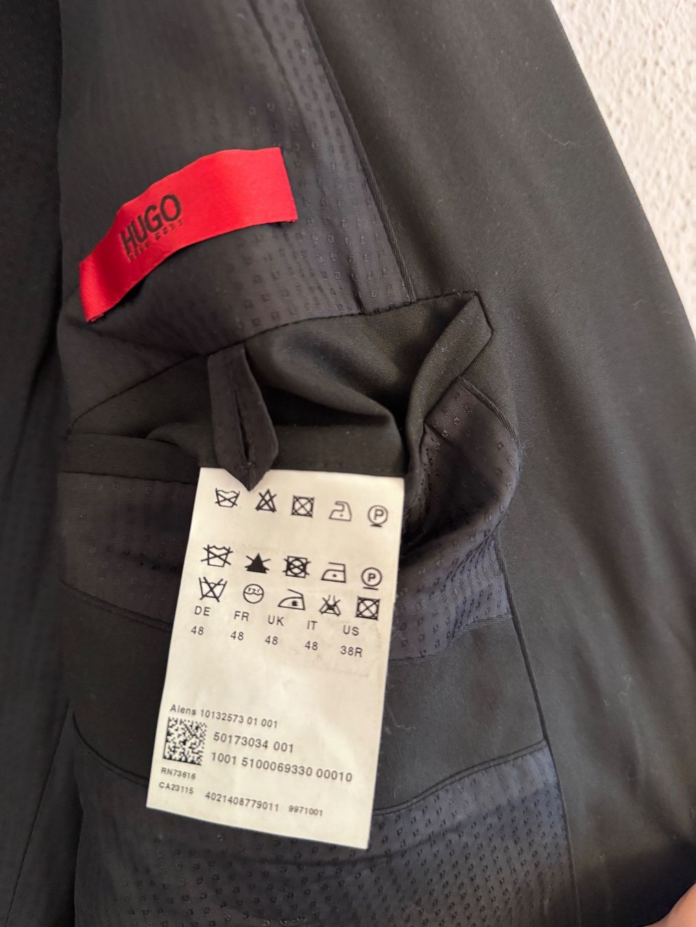 Hugo Boss Jacken: Blazer Hugo Boss Sakko - Designer – Gebraucht aus Kriens von saintstone 2