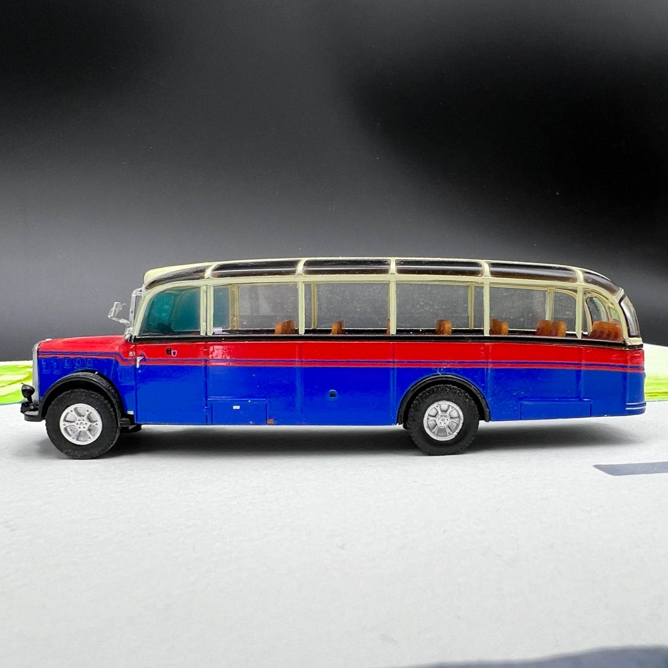 Modellini d'auto: Saurer L4 CT2D Ticino Bus Vitrinenmodell – Usato da Häusernmoos venduto da adlerfedern 7