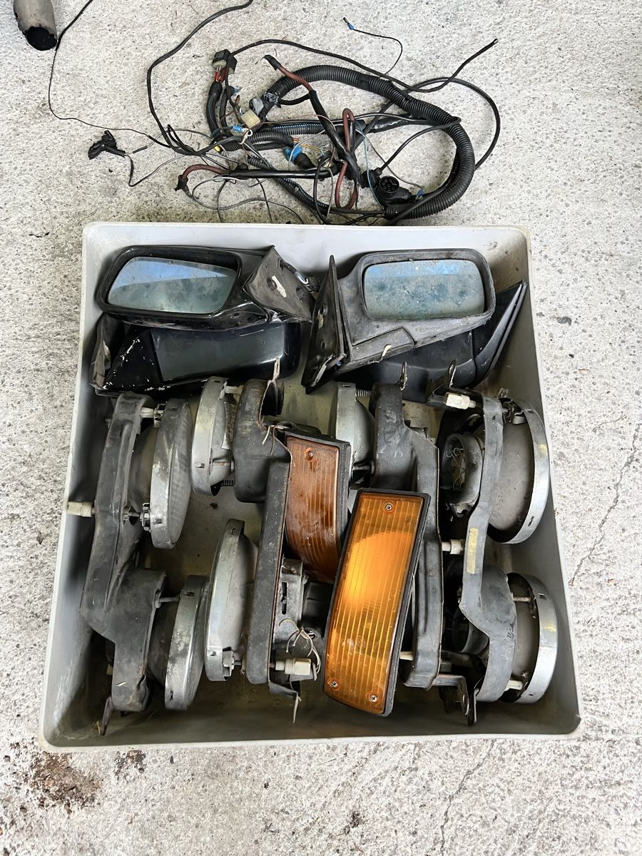 BMW Tutti pezzi di ricambio auto: Bmw E28 Teile, Motor, Getriebe, etc. – Usato da Lenk im Simmental venduto da Treuthy 4