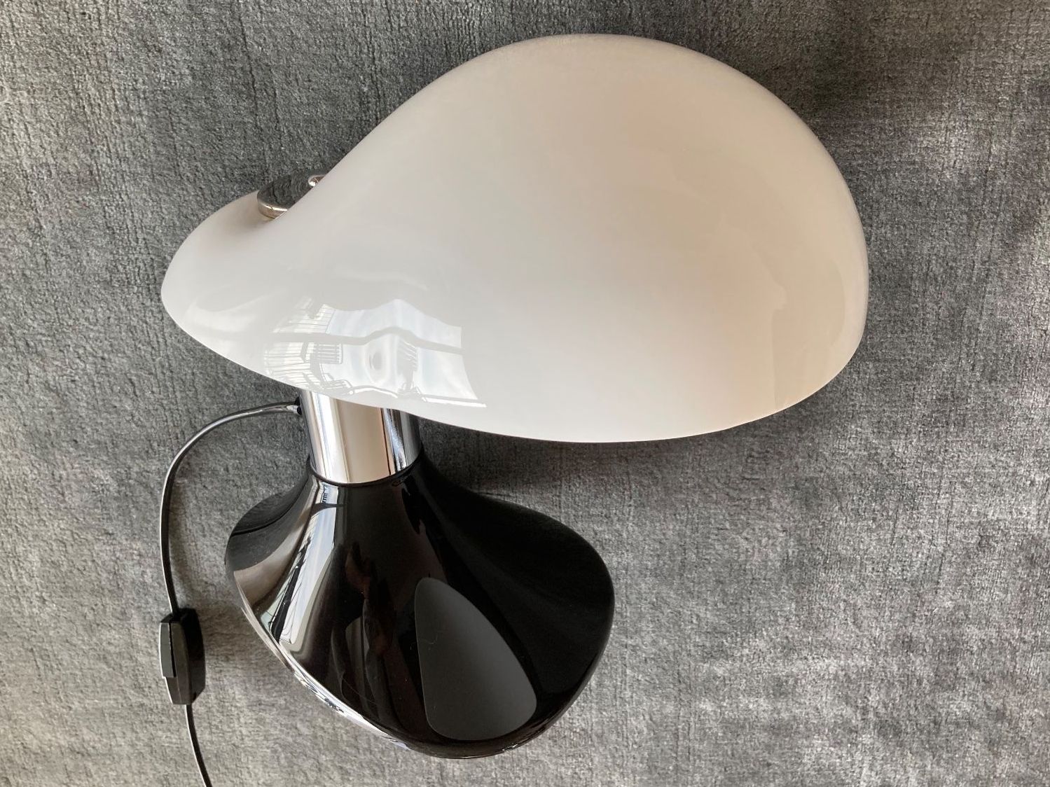 Guzzini Lampade: GUZZINI / TISCHLAMPE COBRA – Usato da Zürich venduto da Stuchi1 2