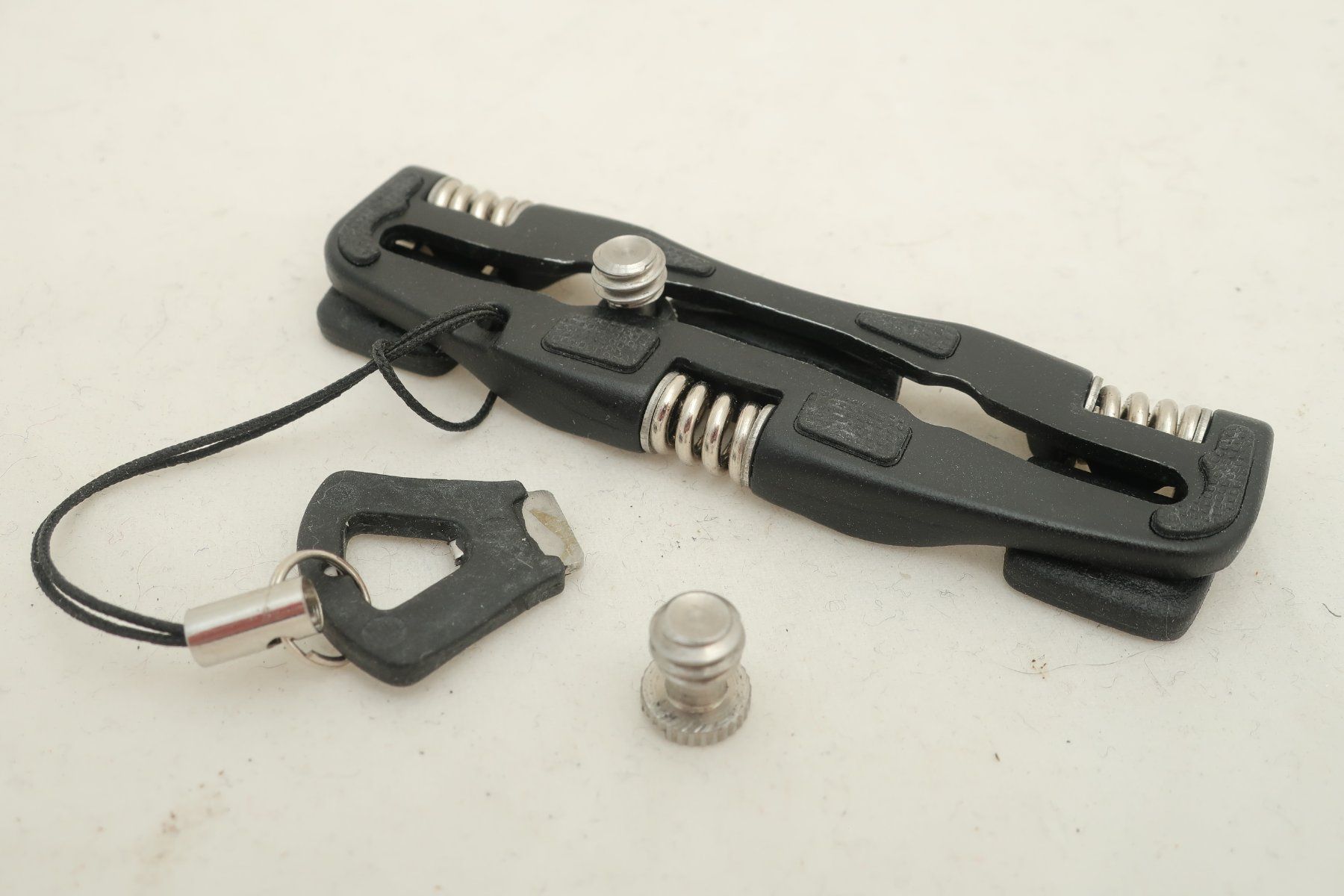 Manfrotto Treppiedi & Teste: Manfrotto Pocket MP1-C01 Mini Stativ 1/4" – Usato da Zürich venduto da dnk_nrd8 2