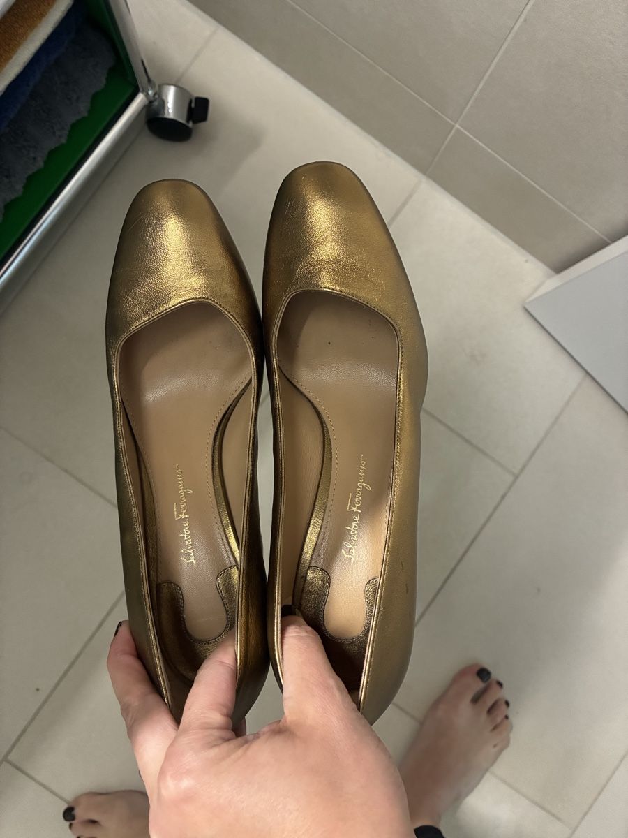 Salvatore Ferragamo Damenschuhe: Salvatore Ferragamo pump shoes leather – Gebraucht aus Zürich von Flaviavirginia 3