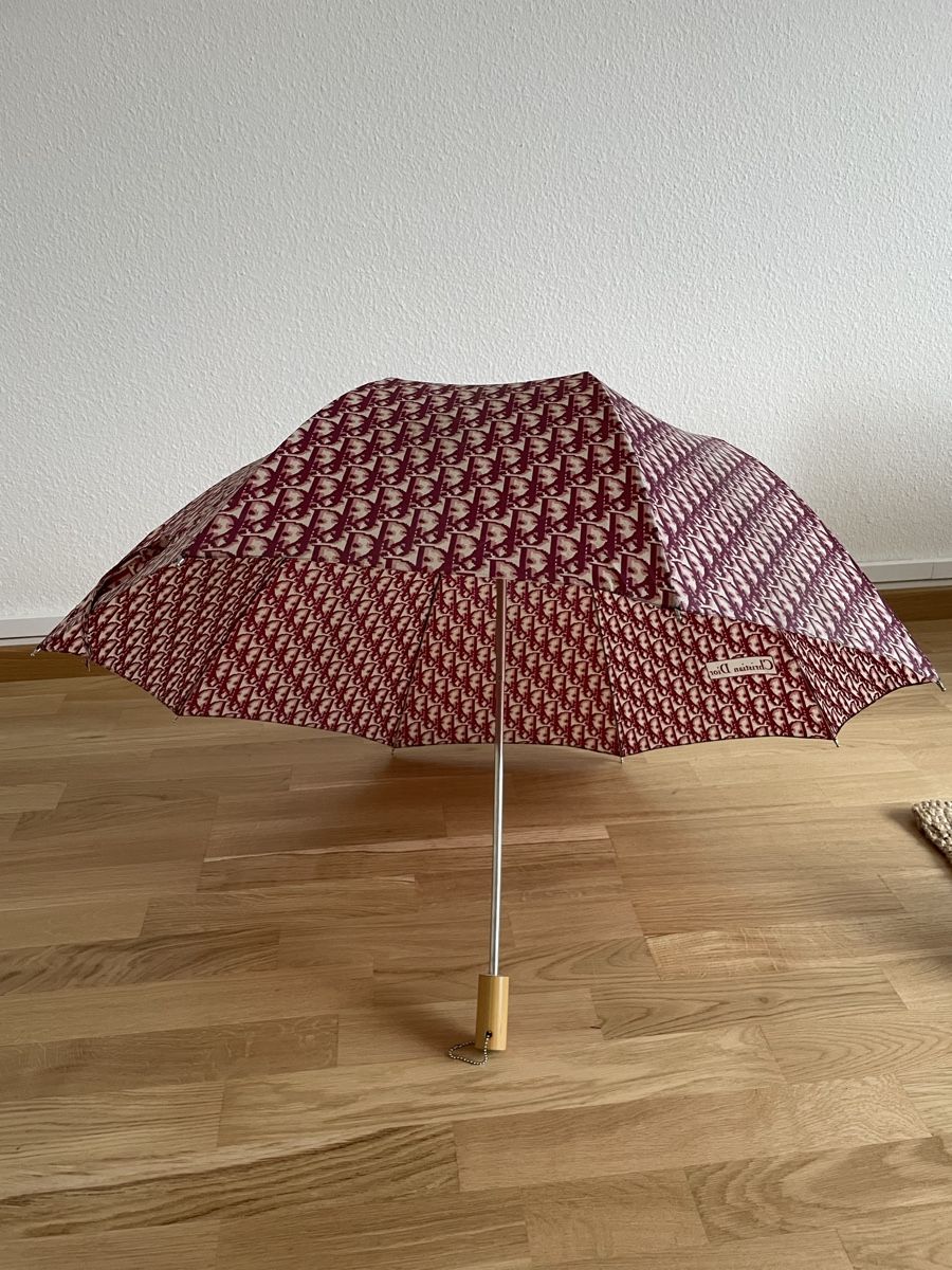 Dior Parapluies: Dior Umbrella Burgundy  – D'occasion à Zürich par chr_sp59