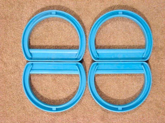 Kit bricolage: 4x Griff Halter Henkel hellblau halbrund Kunststoff D-Ring – Nuovo (secondo la descrizione) da Wil ZH venduto da Arbolero 2