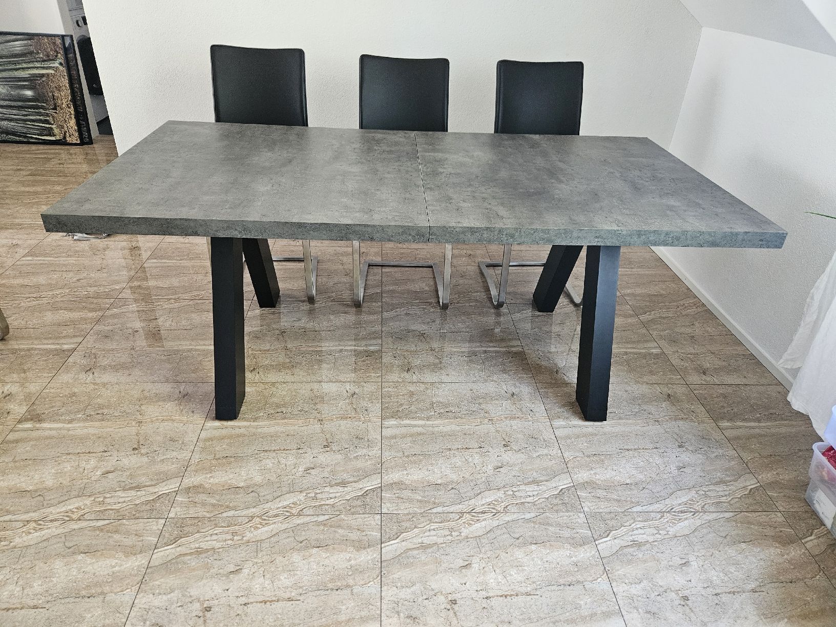 Tables: Grosser Tisch mit Marmoroptik  – D'occasion à Winterthur par Dodonochisaii 2