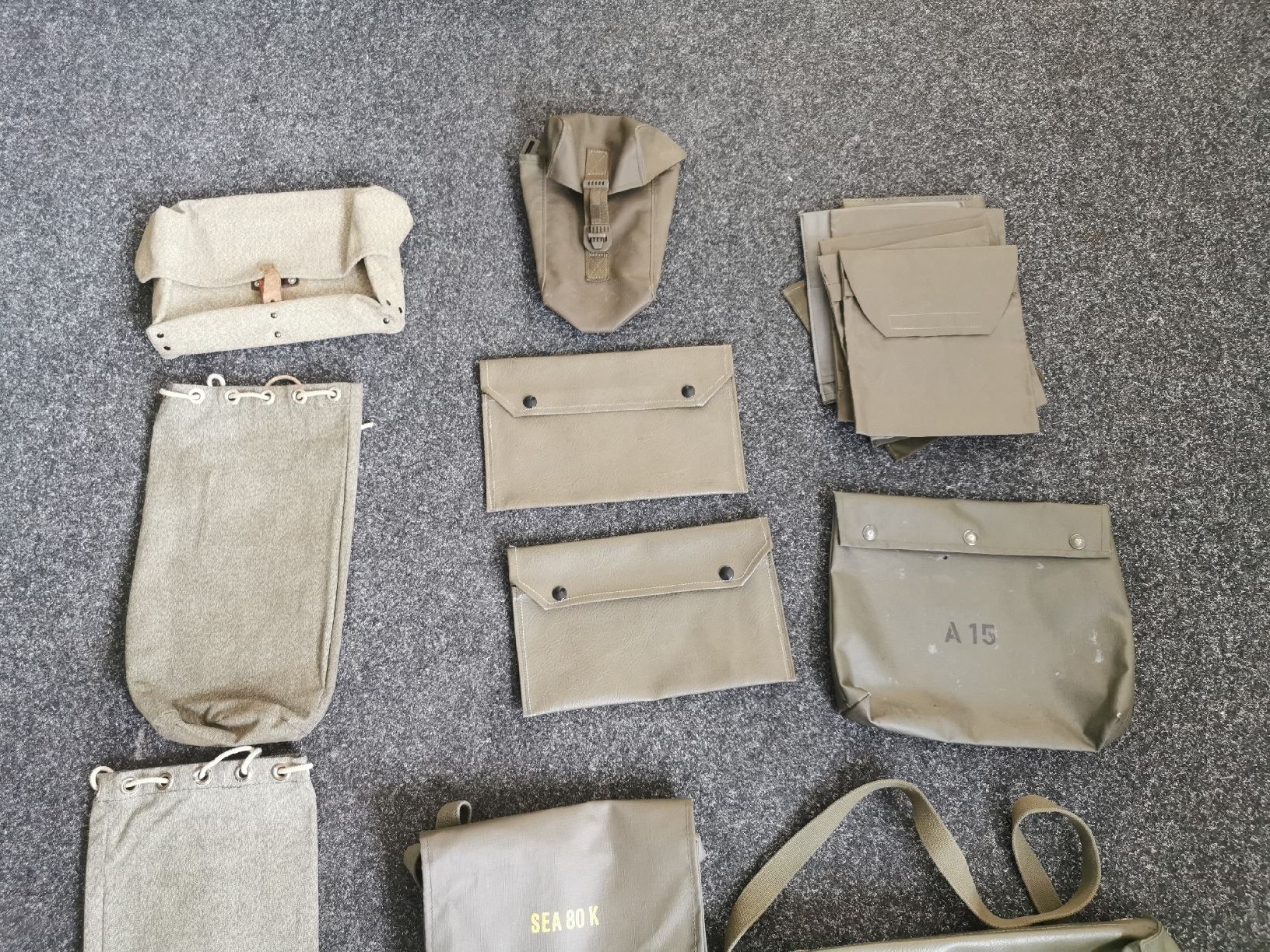 Schweizer Armee Uniformi: Diverse Taschen Beutel Militär Armee – Usato da Neuenkirch venduto da bf-109 1