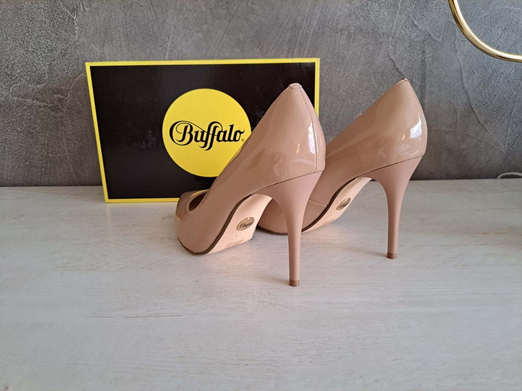 Scarpe da donna: Bufffalo Escarpins Nude , 41, neufs – Nuovo e nell'imballaggio originale da Reconvilier venduto da something4you 2