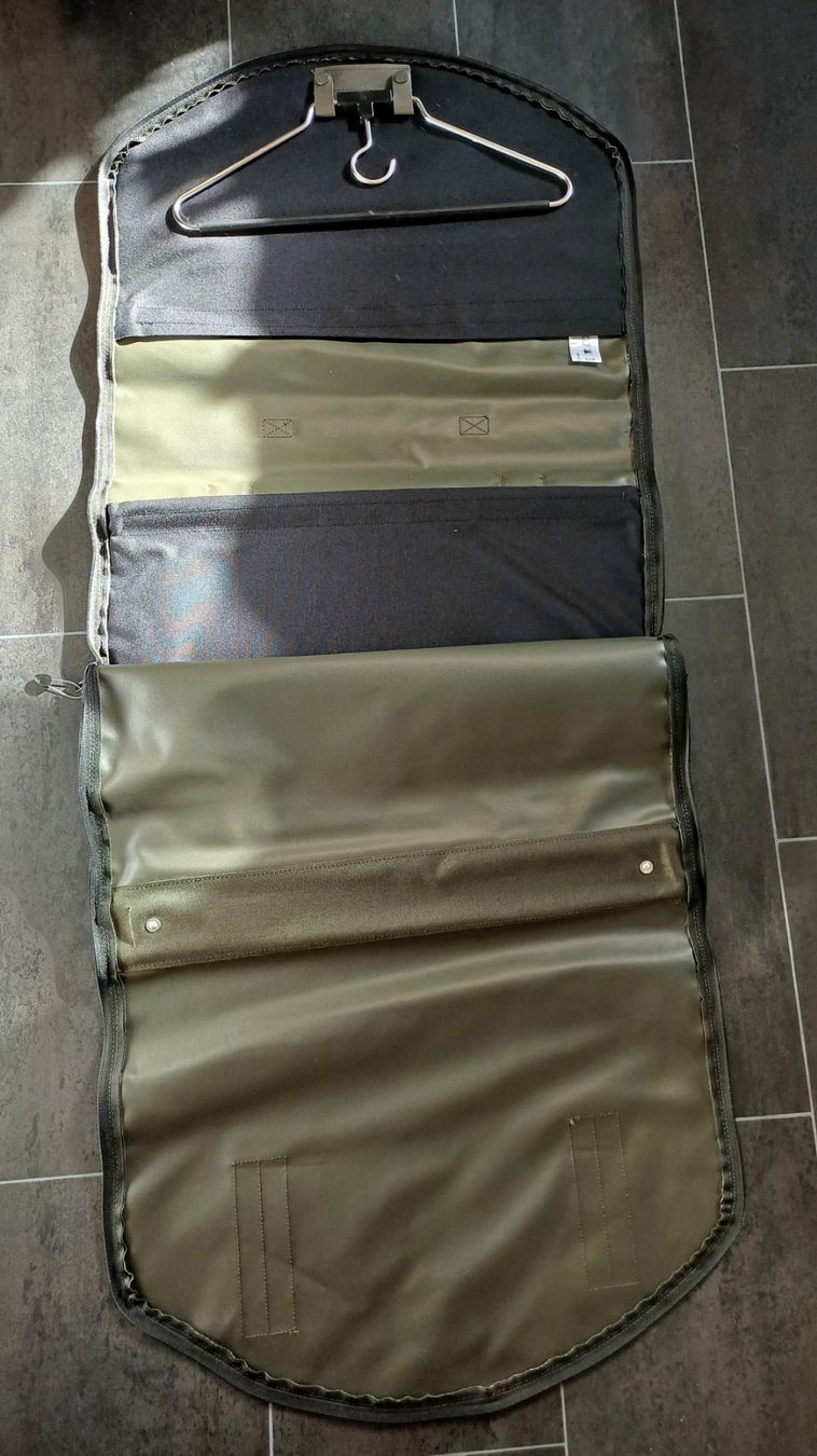 Armée suisse Sacs: Armee Militär eff sack uniform – Neuf avec emballage d'origine à Zwingen par Albundy55 1